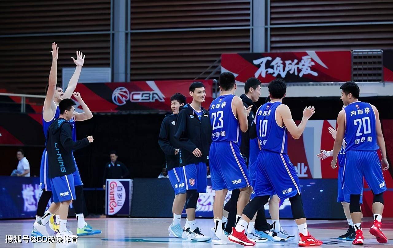 丹佛掘金训练开放日,今晨战术微调引欢呼,欧篮联在即,医务组通报恢复(丹佛掘金队阵容名单) 丹佛掘金训练开放日,今晨战术微调引欢呼,欧篮联在即,医务组通报恢复(丹佛掘金队阵容名单)