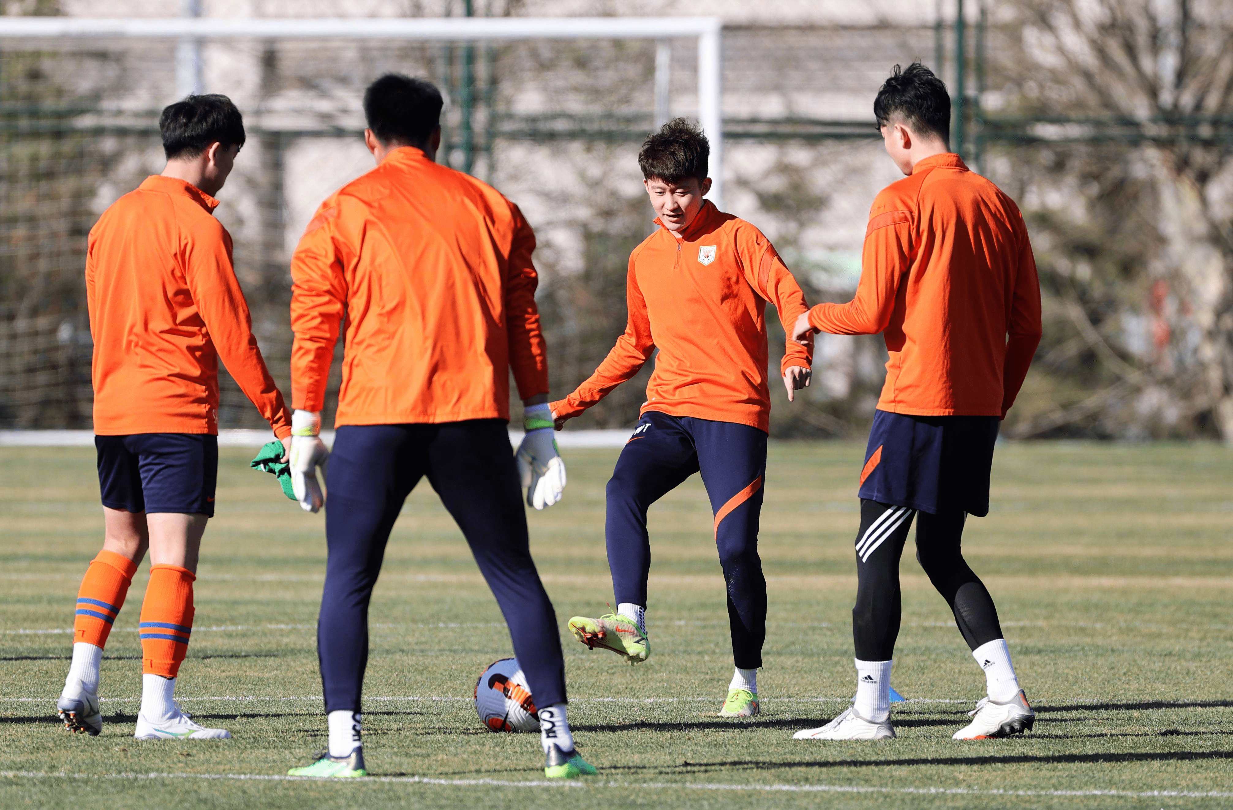  山东泰山发布备战花絮，清晨调整名单，葡超任务艰巨，球队文化再被提及-九游体育官方网站