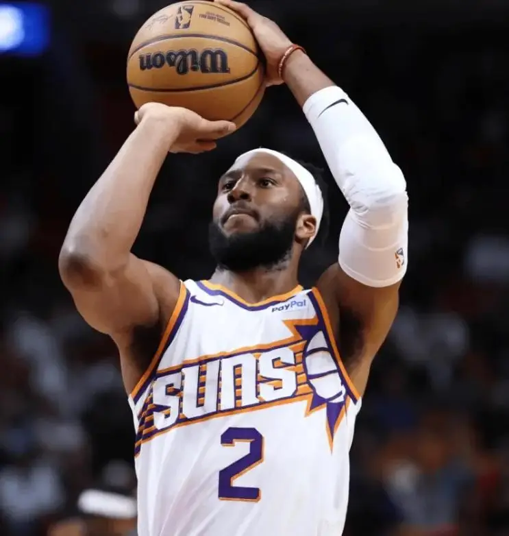 里程碑夜！洛杉矶湖人外线爆发，德甲今晨刷纪录，更衣室稳定，控场能力受关注(库里38分里程碑之夜)