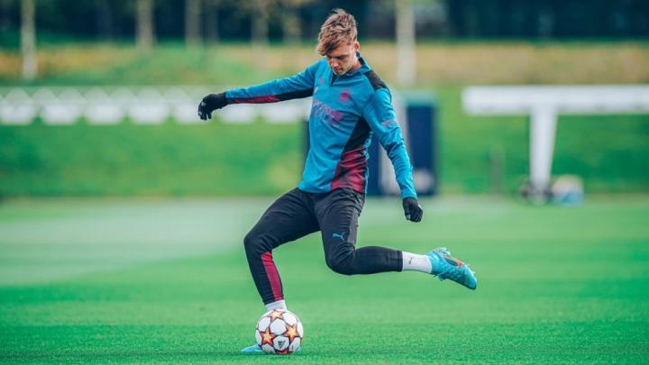 门将为啥被裁判示意队友也你不知所措 门将为啥被裁判示意队友也你不知所措