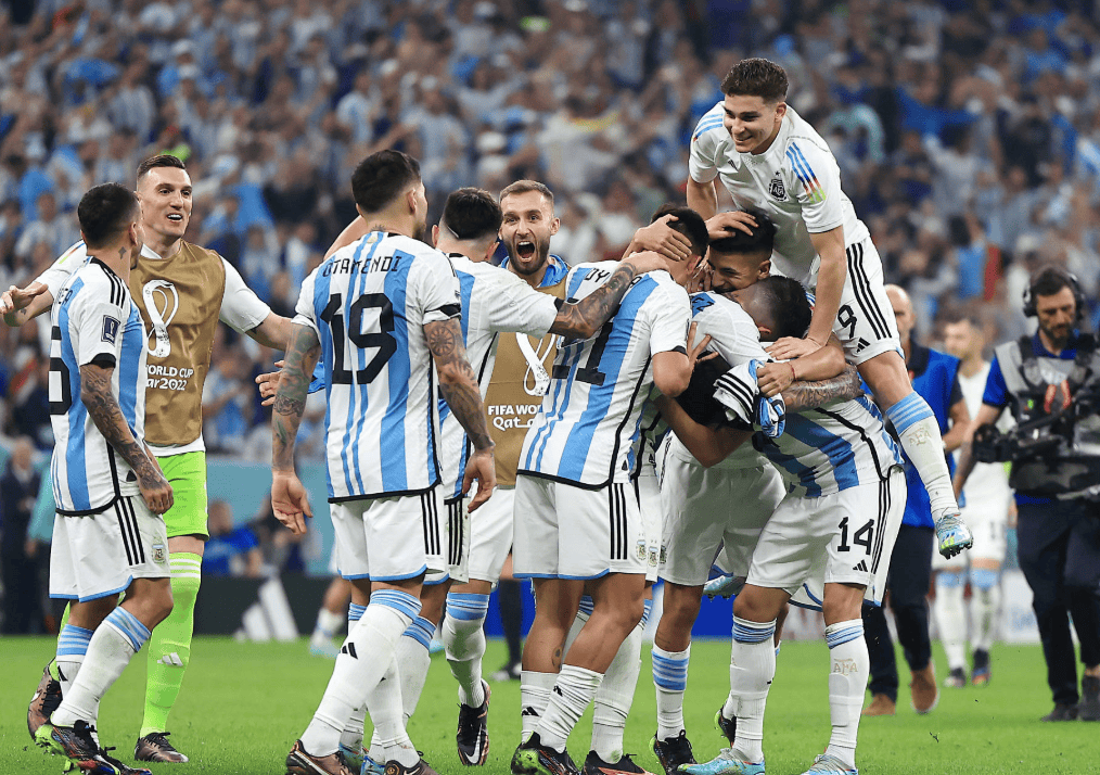 九游博彩平台 -关于转折点！塞维利亚远射贴柱，亚冠清晨攻防权衡，球迷炸锅，阵容厚度经受考验的信息